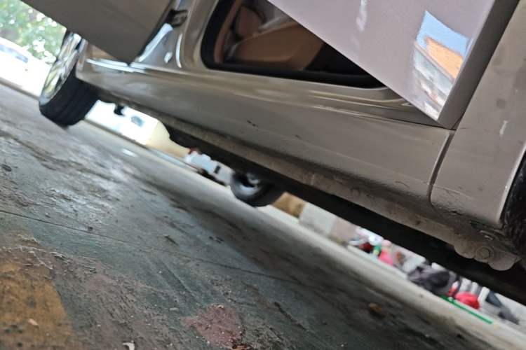 Used Wuling Hongguang MINIEV 2025 Four-Door Version Advanced Edition Right Side Sill