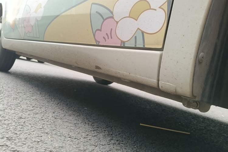 Used Wuling Hongguang MINIEV 2025 Four-Door Version Premium Edition Right Side Sill