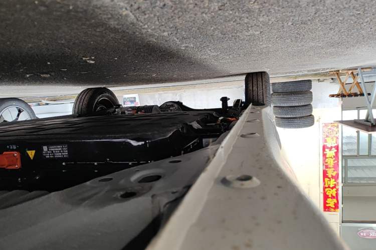 Used Wuling Hongguang MINIEV 2025 Four-Door Version Advanced Edition Right Side Sill