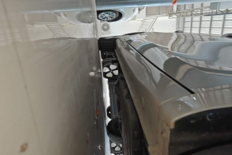 Used Wuling Hongguang MINIEV 2025 Four-Door Version Zhenxiang+ Edition Right Side Sill