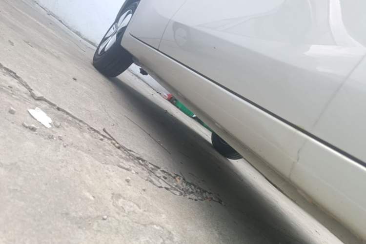 Used Wuling Hongguang MINIEV 2025 Four-Door Version Advanced Edition Right Side Sill