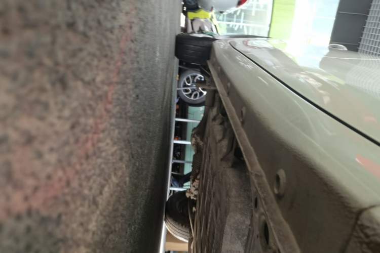 Used Wuling Hongguang MINIEV 2025 Four-Door Version Advanced Edition Right Side Sill