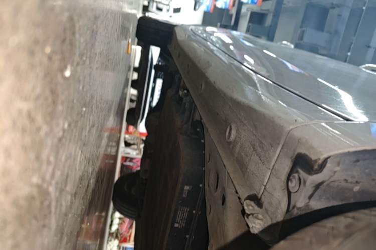 Used Wuling Hongguang MINIEV 2025 Four-Door Version Premium Edition Right Side Sill