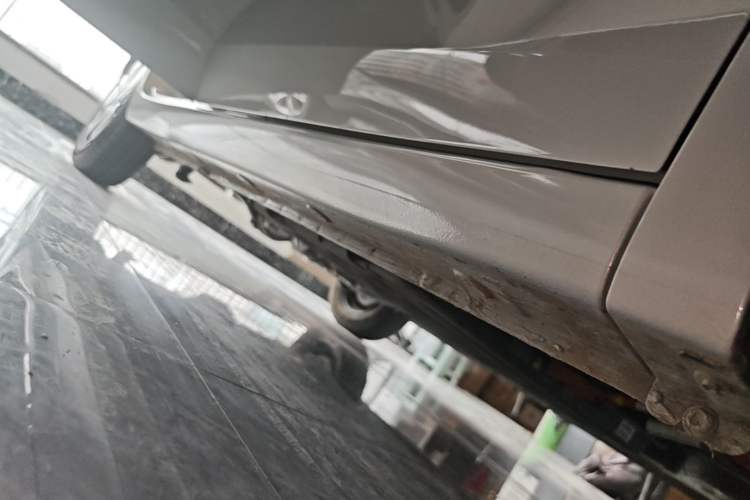 Used Wuling Hongguang MINIEV 2025 Four-Door Version Advanced Edition Right Side Sill