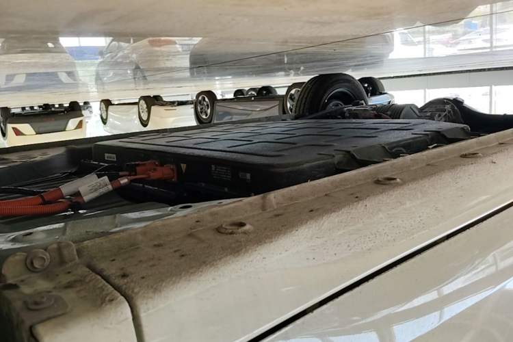 Used Wuling Hongguang MINIEV 2025 Four-Door Version Advanced Edition Right Side Sill