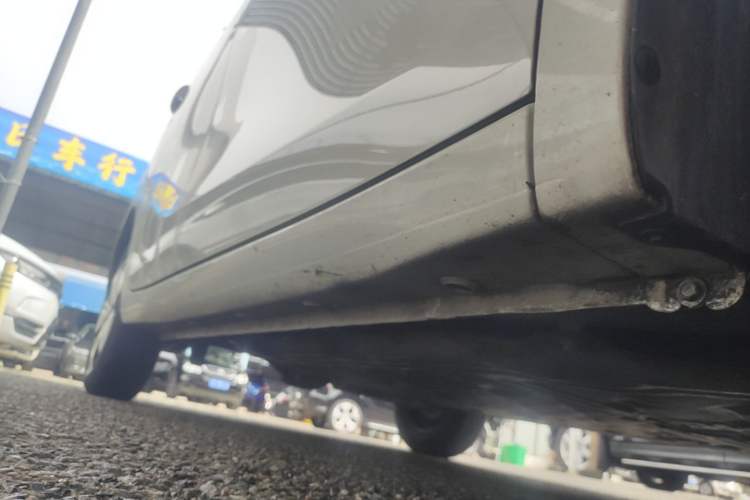 Used Wuling Hongguang MINIEV 2025 Four-Door Version Advanced Edition Right Side Sill