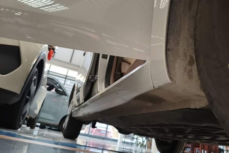 Used Wuling Hongguang MINIEV 2025 Four-Door Version Zhenxiang+ Edition Right Side Sill