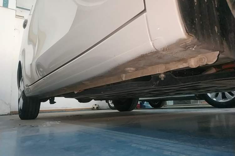 Used Wuling Hongguang MINIEV 2025 Four-Door Version Advanced Edition Right Side Sill