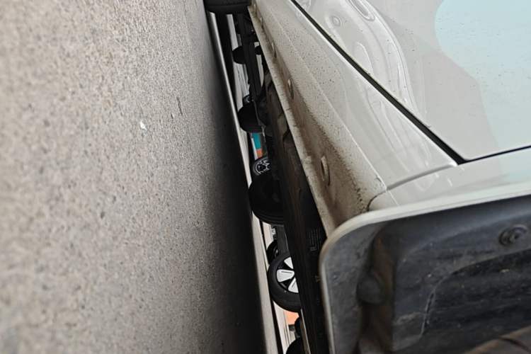 Used Wuling Hongguang MINIEV 2025 Four-Door Version Zhenxiang+ Edition Right Side Sill