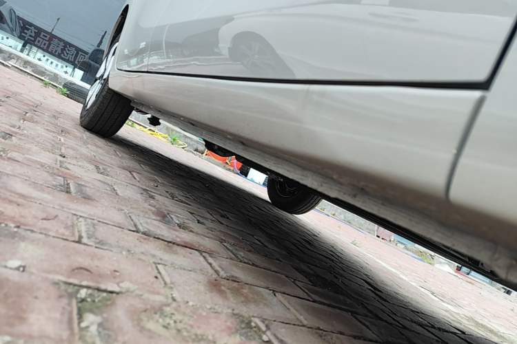 Used Wuling Hongguang MINIEV 2025 Four-Door Version Advanced Edition Right Side Sill
