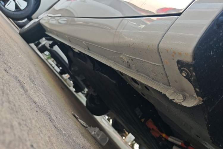 Used Wuling Hongguang MINIEV 2025 Four-Door Version Advanced Edition Right Side Sill