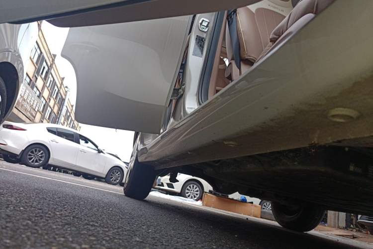 Used Wuling Hongguang MINIEV 2025 Four-Door Version Advanced Edition Right Side Sill