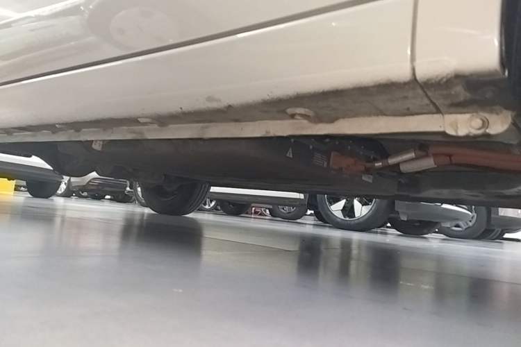 Used Wuling Hongguang MINIEV 2025 Four-Door Version Premium Edition Right Side Sill