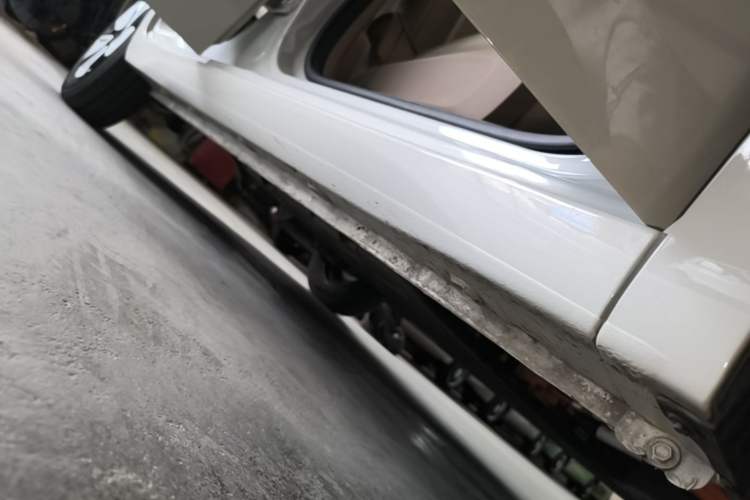 Used Wuling Hongguang MINIEV 2025 Four-Door Version Premium Edition Right Side Sill