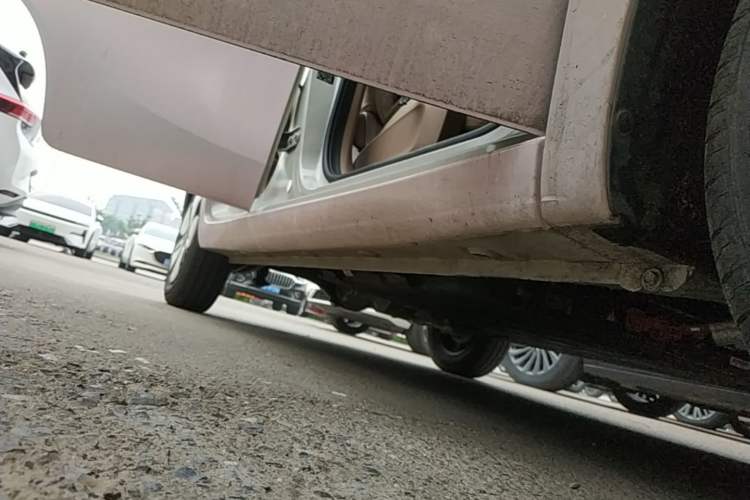 Used Wuling Hongguang MINIEV 2025 Four-Door Version Advanced Edition Right Side Sill