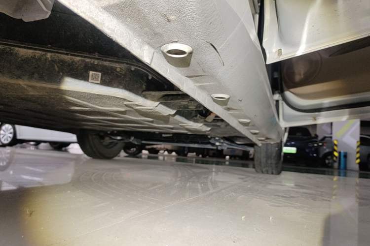 Used Wuling Hongguang MINIEV 2025 Four-Door Version Advanced Edition Right Side Sill
