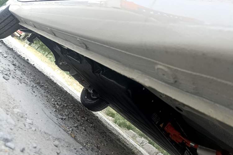 Used Wuling Hongguang MINIEV 2025 Four-Door Version Advanced Edition Right Side Sill