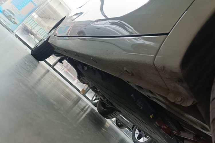 Used Wuling Hongguang MINIEV 2025 Four-Door Version Advanced Edition Right Side Sill