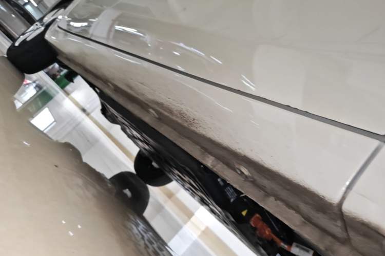 Used Wuling Hongguang MINIEV 2025 Four-Door Version Premium Edition Right Side Sill