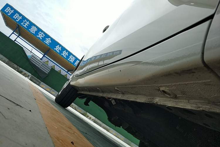 Used Wuling Hongguang MINIEV 2025 Four-Door Version Advanced Edition Right Side Sill