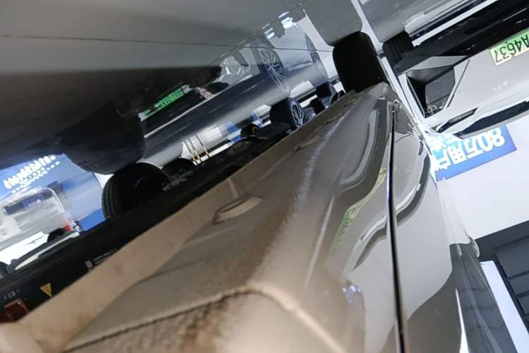 Used Wuling Hongguang MINIEV 2025 Four-Door Version Advanced Edition Right Side Sill