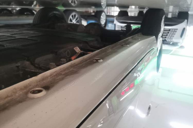 Used Wuling Hongguang MINIEV 2025 Four-Door Version Advanced Edition Right Side Sill