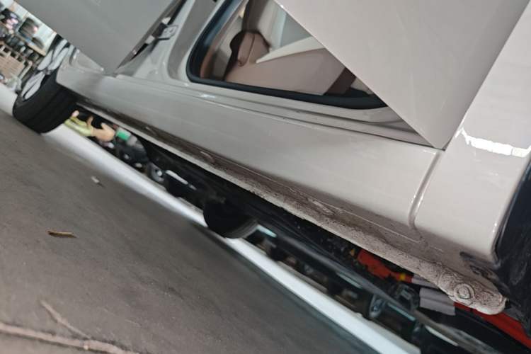 Used Wuling Hongguang MINIEV 2025 Four-Door Version Advanced Edition Right Side Sill