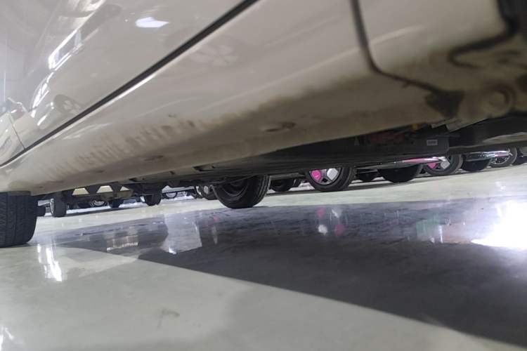 Used Wuling Hongguang MINIEV 2025 Four-Door Version Advanced Edition Right Side Sill