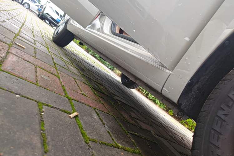 Used Wuling Hongguang MINIEV 2025 Four-Door Version Advanced Edition Right Side Sill