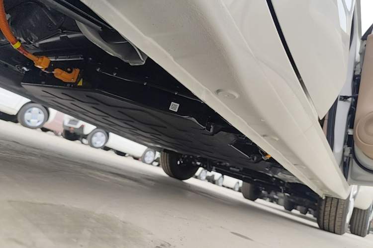 Used Wuling Hongguang MINIEV 2025 Four-Door Version Advanced Edition Right Side Sill