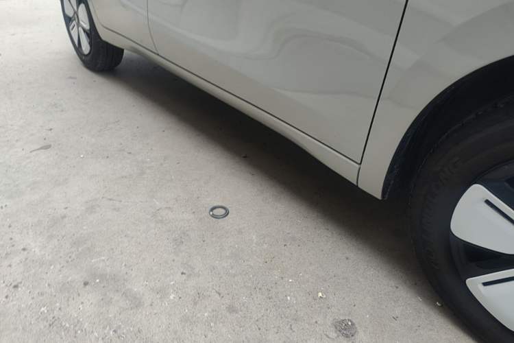 Used Wuling Hongguang MINIEV 2025 Four-Door Version Advanced Edition Right Side Sill
