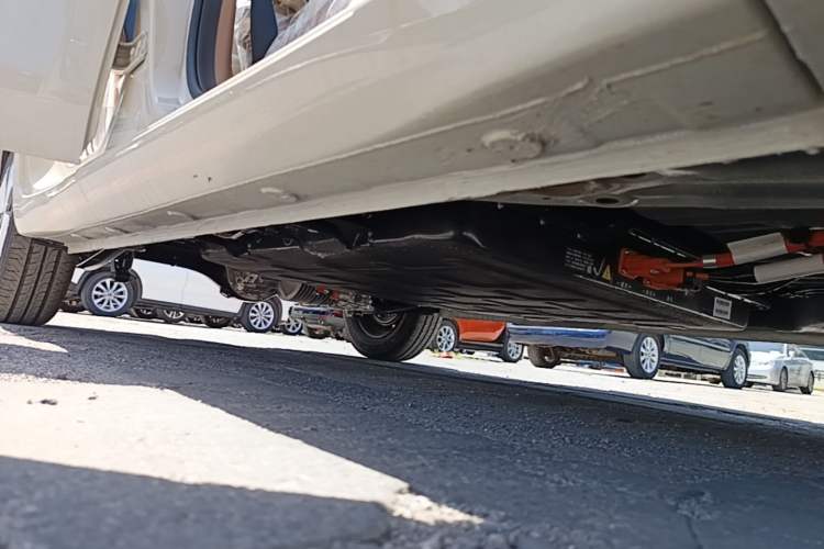 Used Wuling Hongguang MINIEV 2025 Four-Door Version Advanced Edition Right Side Sill