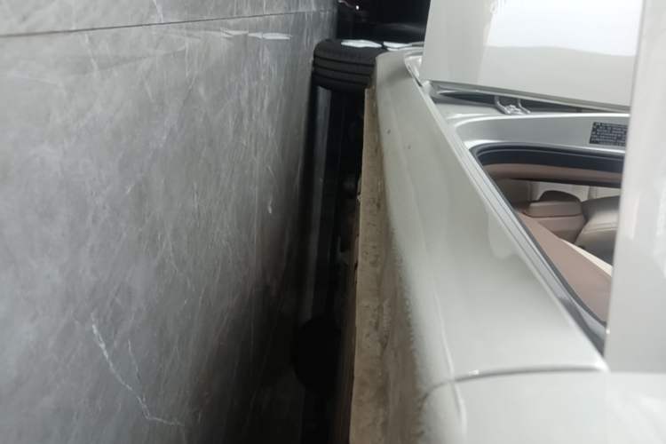 Used Wuling Hongguang MINIEV 2025 Four-Door Version Advanced Edition Right Side Sill