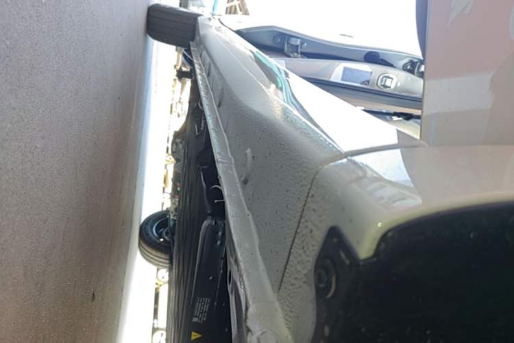 Used Wuling Hongguang MINIEV 2025 Four-Door Version Premium Edition Right Side Sill