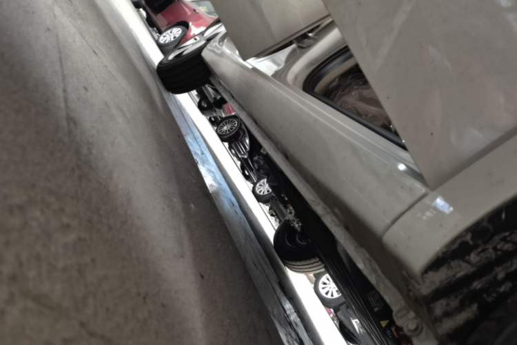 Used Wuling Hongguang MINIEV 2025 Four-Door Version Advanced Edition Right Side Sill