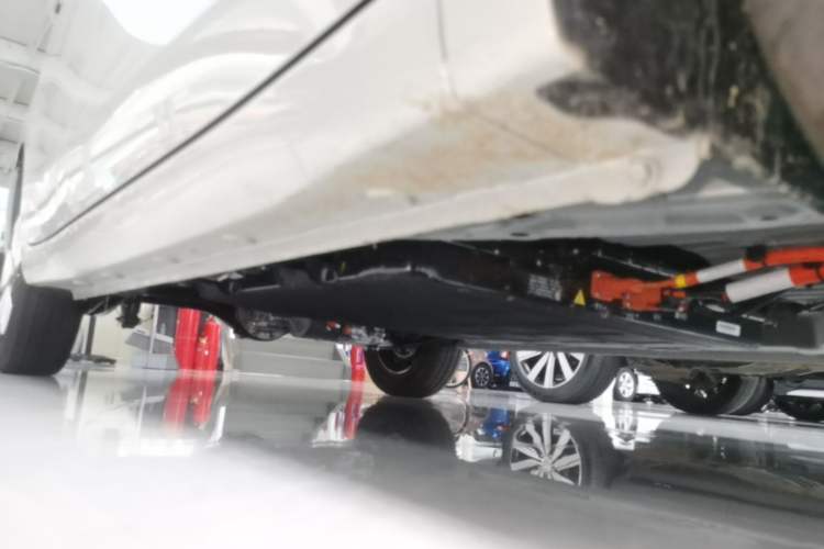 Used Wuling Hongguang MINIEV 2025 Four-Door Version Advanced Edition Right Side Sill