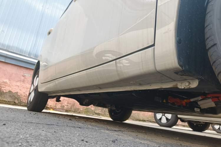 Used Wuling Hongguang MINIEV 2025 Four-Door Version Advanced Edition Right Side Sill