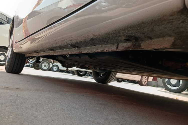 Used Wuling Hongguang MINIEV 2025 Four-Door Version Premium Edition Right Side Sill