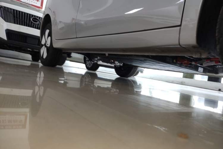 Used Wuling Hongguang MINIEV 2025 Four-Door Version Advanced Edition Right Side Sill