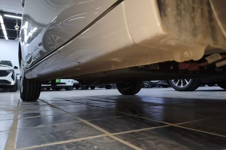 Used Wuling Hongguang MINIEV 2025 Four-Door Version Advanced Edition Right Side Sill