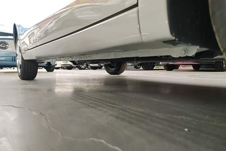Used Wuling Hongguang MINIEV 2025 Four-Door Version Advanced Edition Right Side Sill