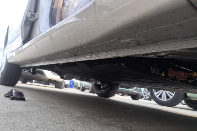 Used Wuling Hongguang MINIEV 2025 Four-Door Version Advanced Edition Right Side Sill