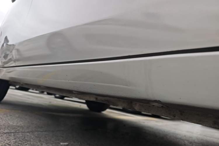 Used Wuling Hongguang MINIEV 2025 Four-Door Version Advanced Edition Right Side Sill