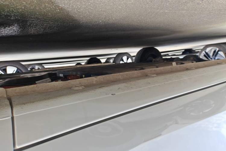 Used Wuling Hongguang MINIEV 2025 Four-Door Version Advanced Edition Right Side Sill