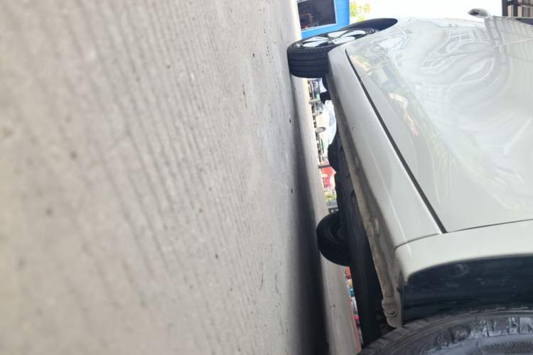 Used Wuling Hongguang MINIEV 2025 Four-Door Version Advanced Edition Right Side Sill