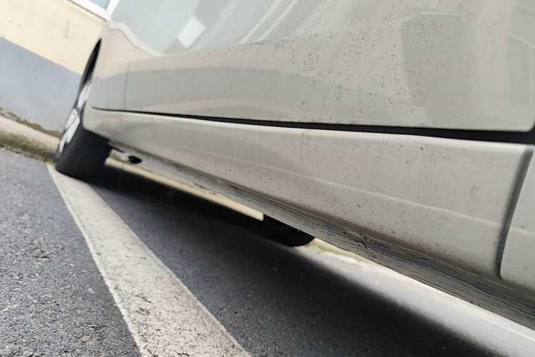 Used Wuling Hongguang MINIEV 2025 Four-Door Version Advanced Edition Right Side Sill