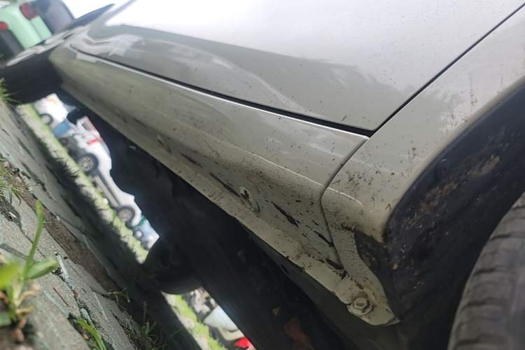 Used Wuling Hongguang MINIEV 2025 Four-Door Version Advanced Edition Right Side Sill