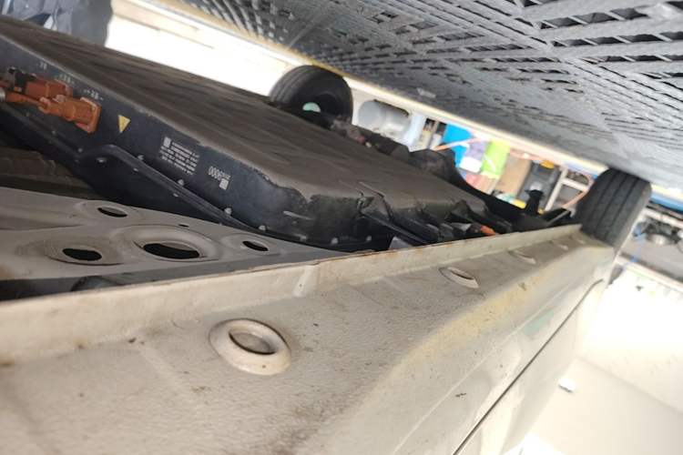 Used Wuling Hongguang MINIEV 2025 Four-Door Version Premium Edition Right Side Sill