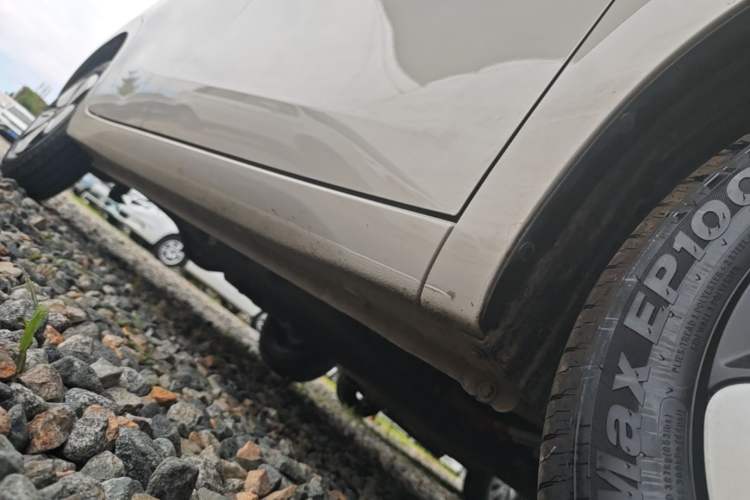 Used Wuling Hongguang MINIEV 2025 Four-Door Version Advanced Edition Right Side Sill
