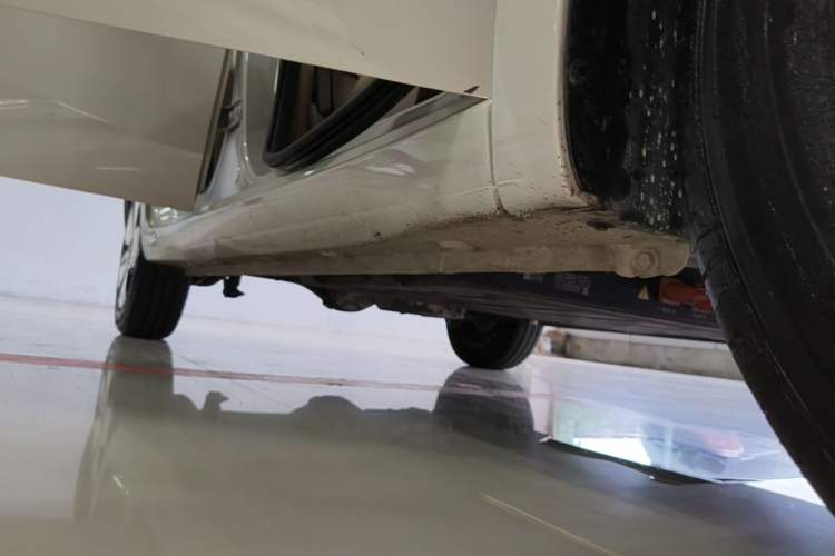 Used Wuling Hongguang MINIEV 2025 Four-Door Version Advanced Edition Right Side Sill